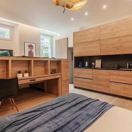 Casa Indipendenza * Como